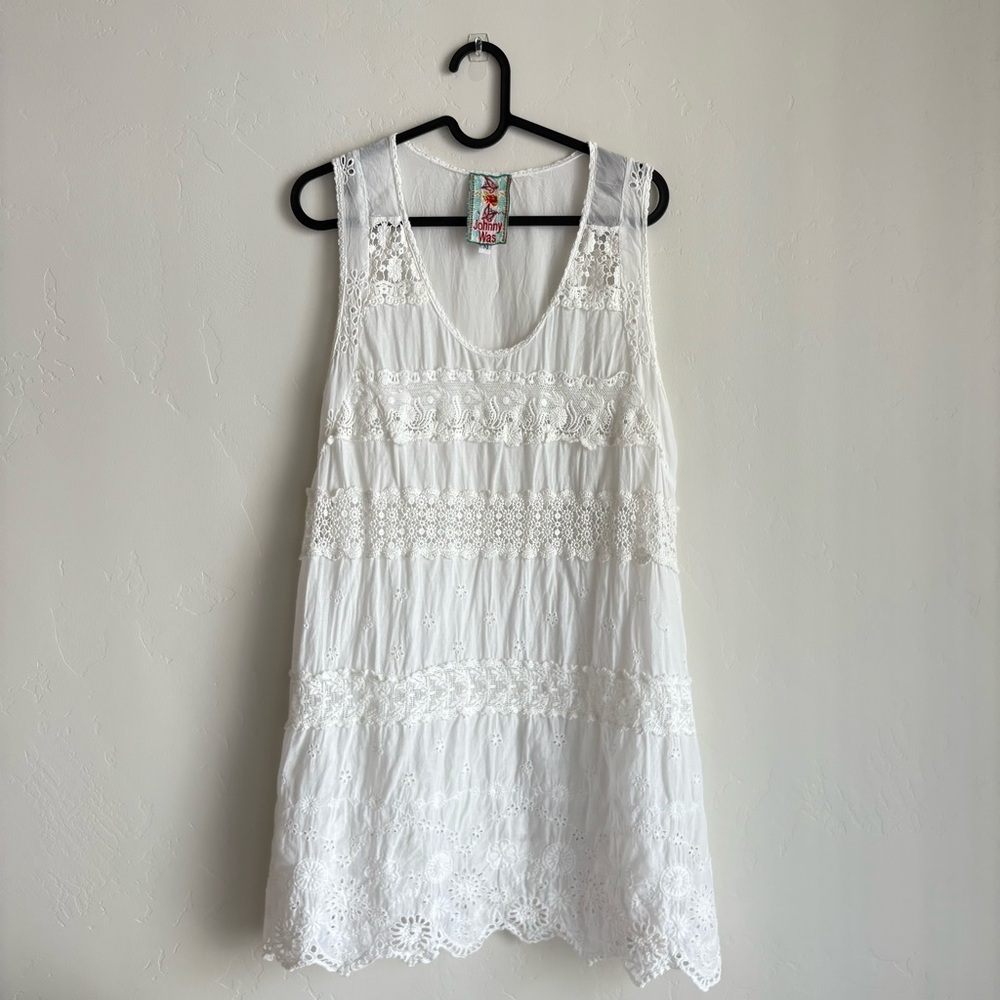 Johnny Was sleeveless embroidered tunic dress white
Size M